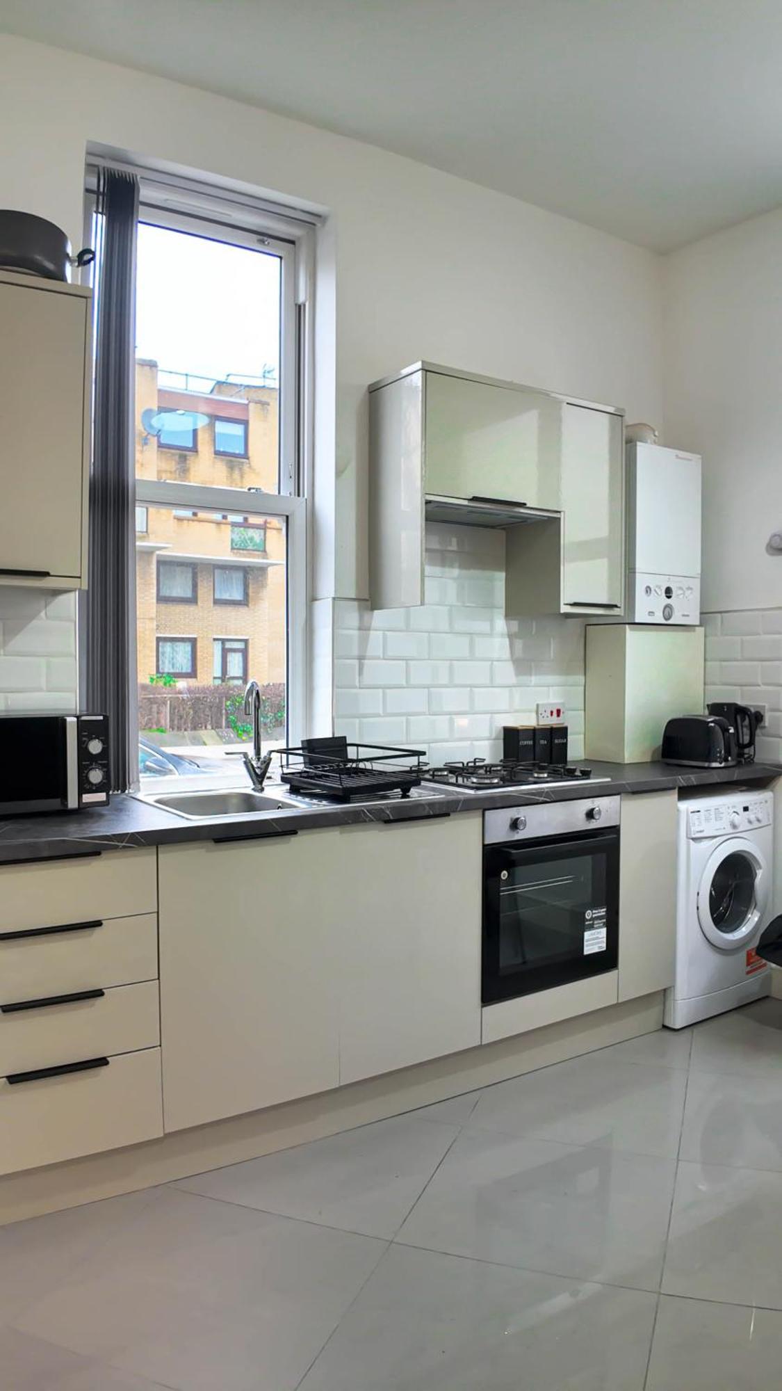 Spacious 2 Bed With Patio In Camden Wr201 Лондон