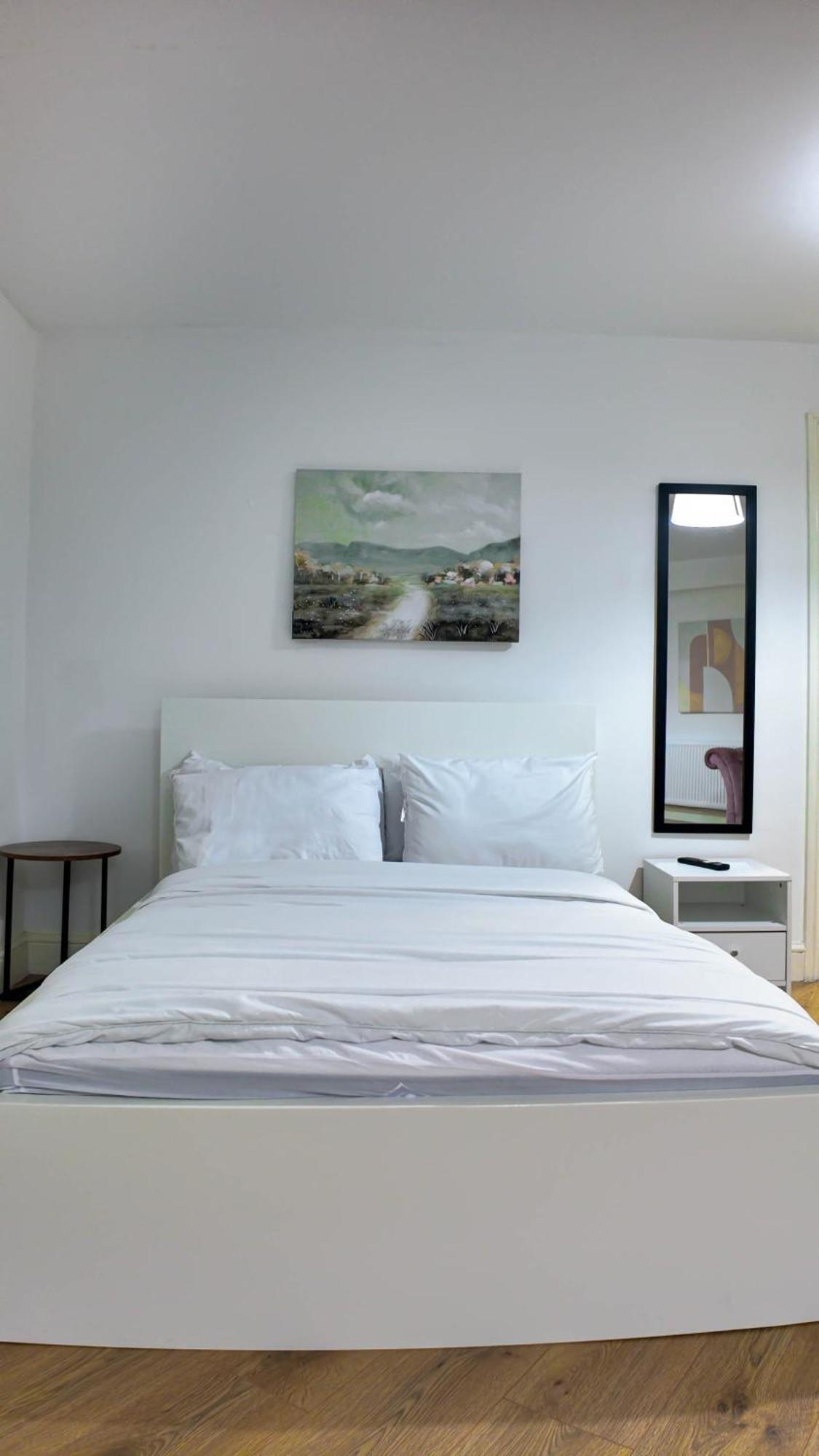 Spacious 2 Bed With Patio In Camden Wr201 Апартаменты *