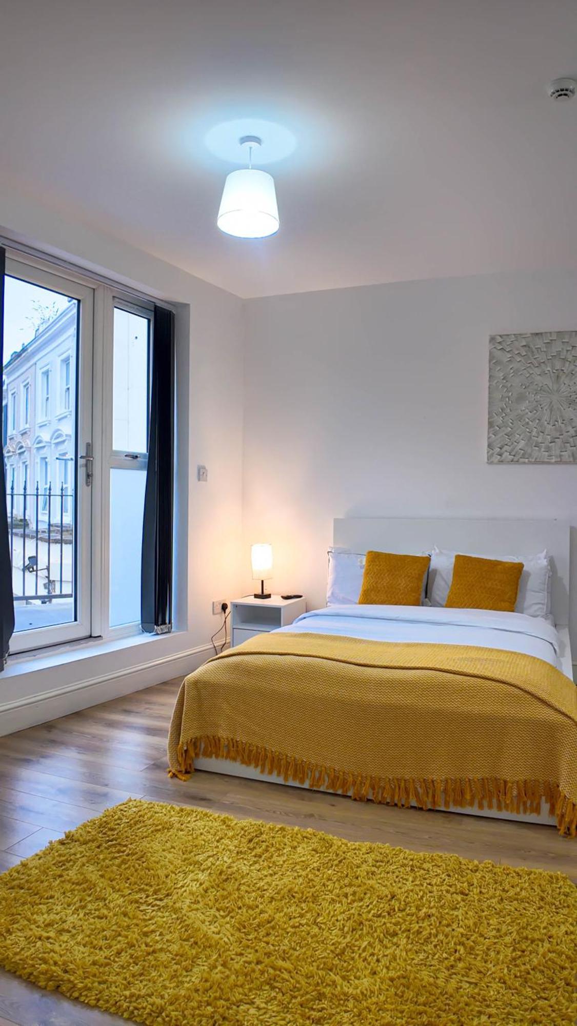 Апартаменты Spacious 2 Bed With Patio In Camden Wr201 *