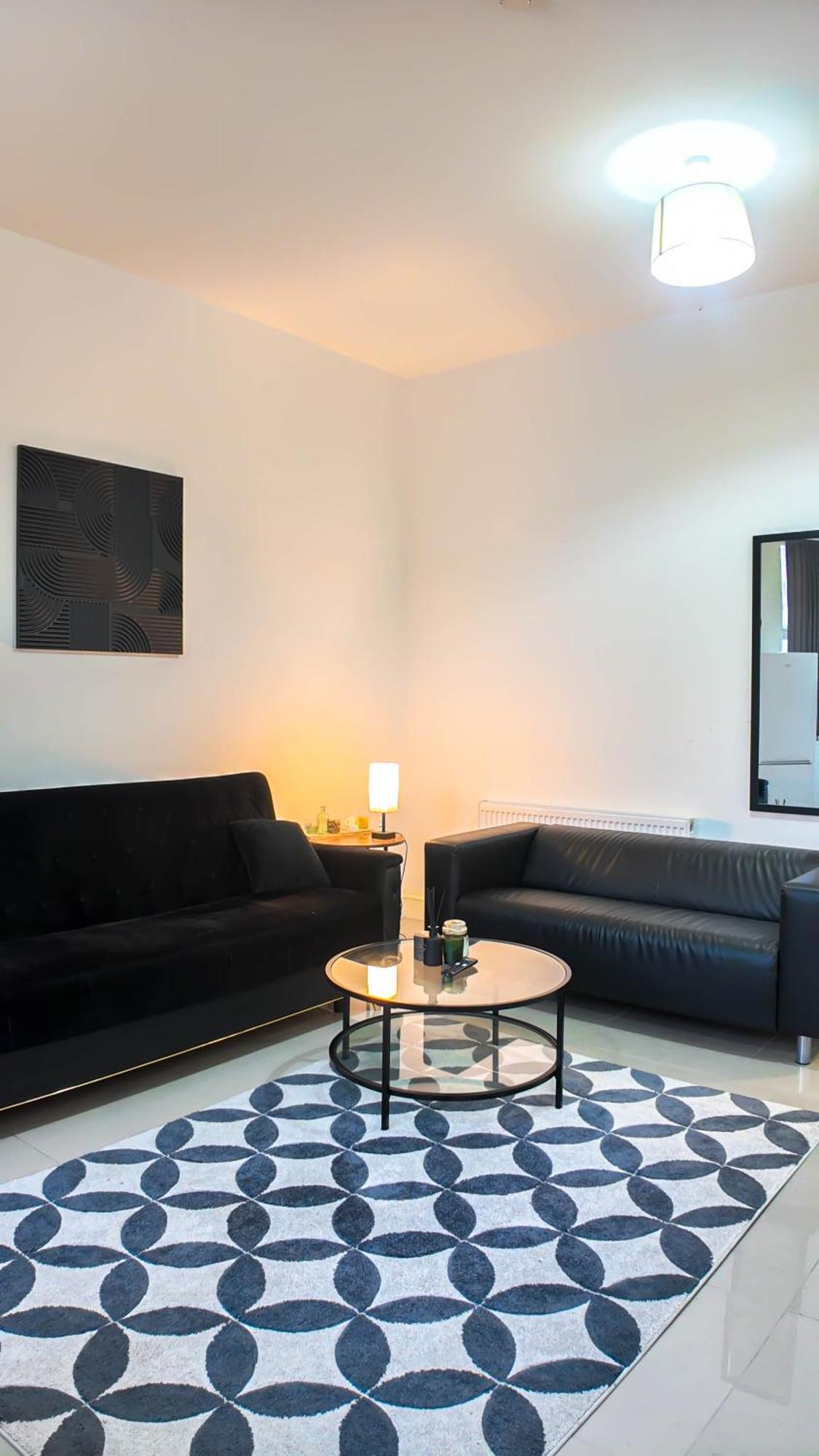 Spacious 2 Bed With Patio In Camden Wr201 Лондон