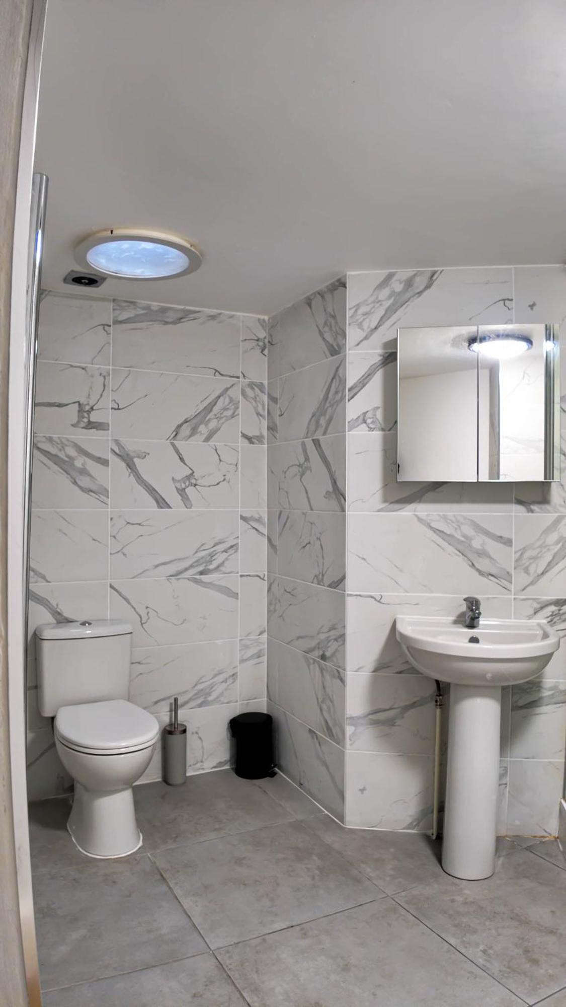 Spacious 2 Bed With Patio In Camden Wr201 * Лондон