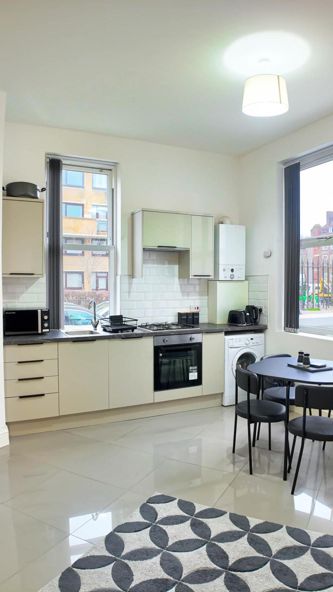 Spacious 2 Bed With Patio In Camden Wr201 * Лондон